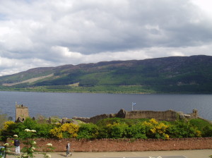 Hrad Urquhart a jezero Loch Ness